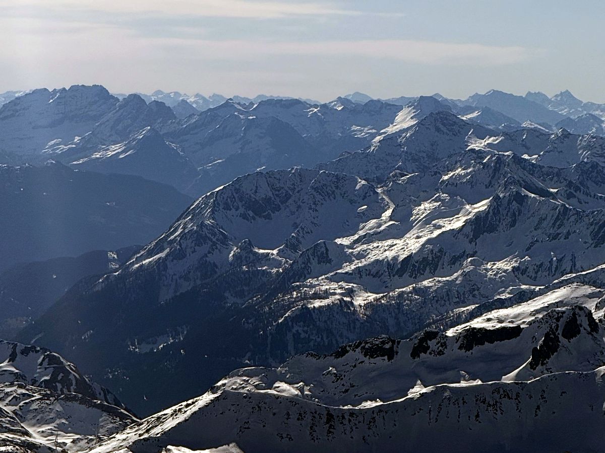 Il Gottardo dall'alto: Alpi ticinesi e urane in un colpo d'occhio